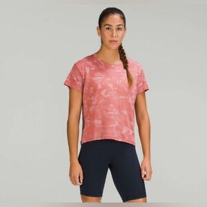 •LULULEMON• Train to Be Short Sleeve Shirt Mosaic Multiply Brier Rose Pink Peony